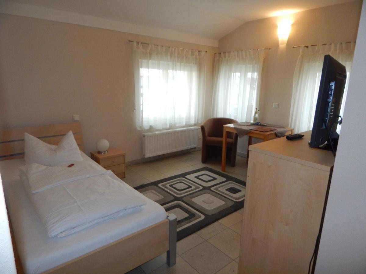 Hotel Alex Stammham Esterno foto